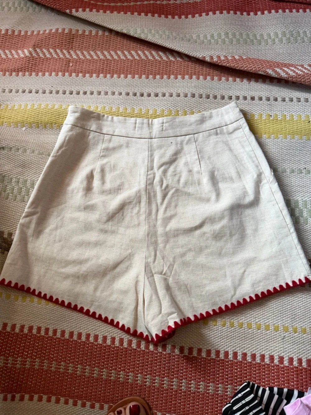 Herring Stones Women's Cream Linen Shorts with Red Trim - Picture 3 of 4